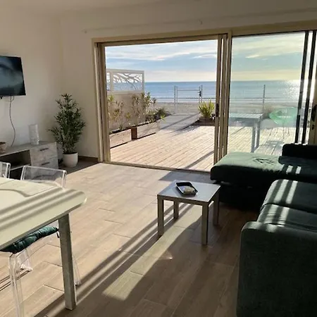 Villa 2 Au Bord De Avec Acces Direct Plage, Terrasse Et Parking Prive - Grau D'agde - Fr-1-749-40 Le Grau-d'Agde